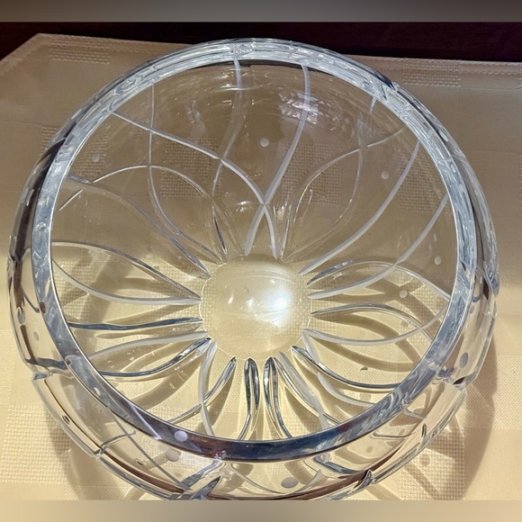 Michael Aram for Waterford Fathom 10” Etched Crystal Centerpiece Bowl - Picture 6 of 8